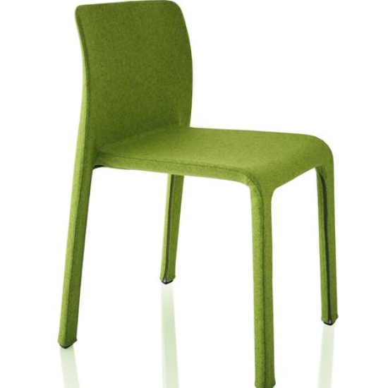 krzesła-dostawne-i-konferencyjne-magis-cyborgdressed-first