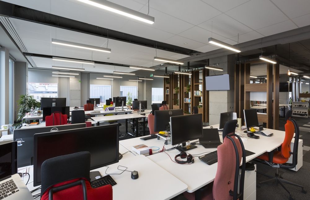 wyposażenie nowoczesnych biur, aranżacja wnętrza i meble biurowe 9